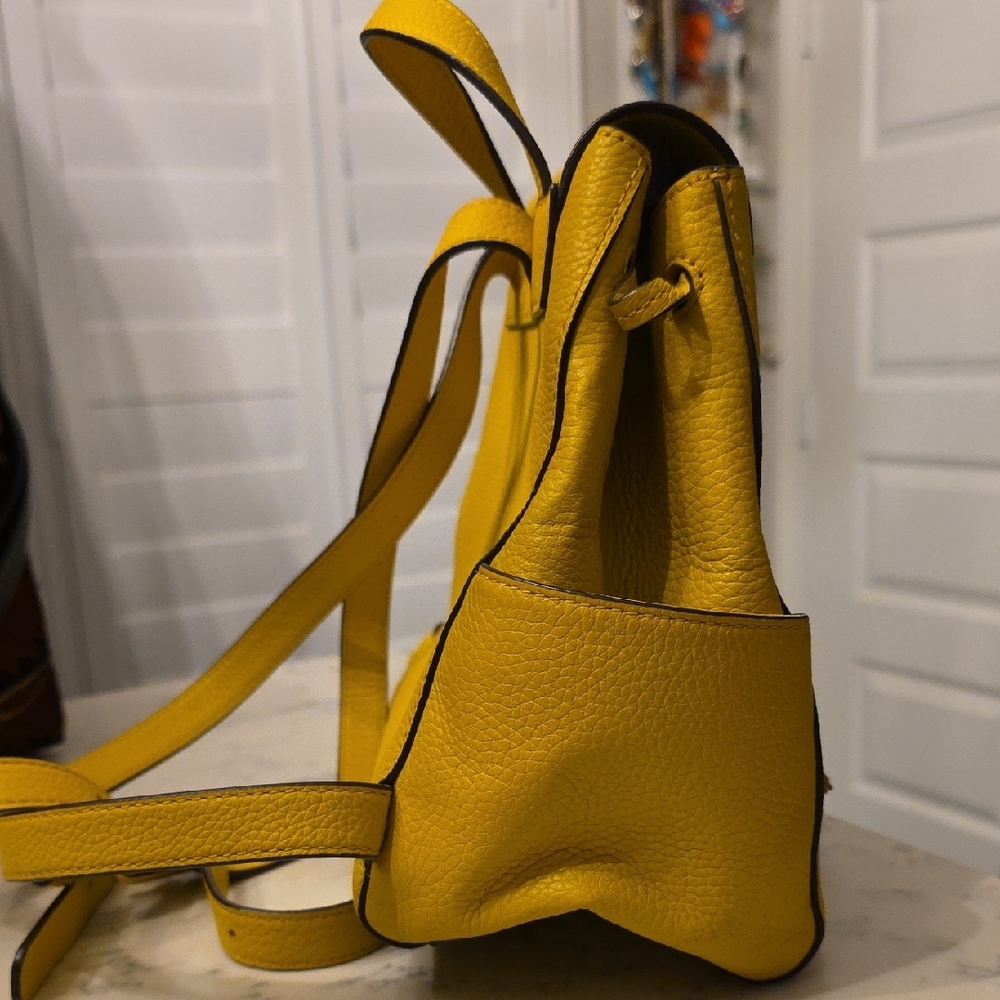 Tory Burch Chic Yellow Leather Backpack with Tassels - Picture 4 of 14